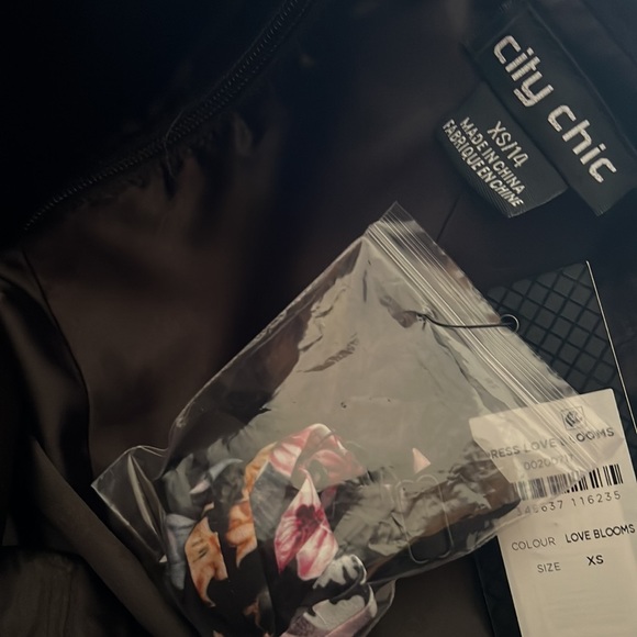 Formal dress city chic love blooms cocktail dress. NWT XS (14) black & floral - Picture 12 of 14